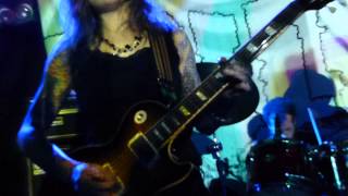 Kylesa  Running red  LIVE PARIS 2014 [upl. by Nyladnewg]