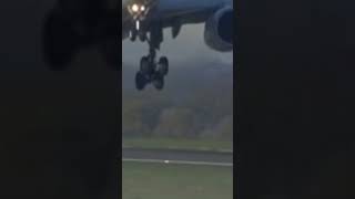 Airbus A330 landing gear detail [upl. by Hoon795]