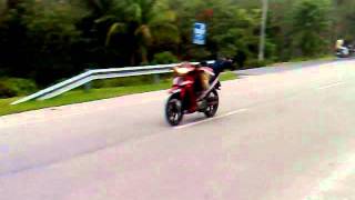 Honda C70 vs y125zr jerteh [upl. by Schreiber405]