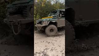 OFF ROAD Defender V8 Straight pipe Muddy hillclimb mud offroadmadness automobile hillclimb [upl. by Aleafar]