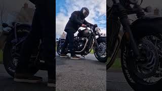 Triumph Bobber cold start A 1200cc motorbike triumphbobber loud exhaust [upl. by Caniff590]