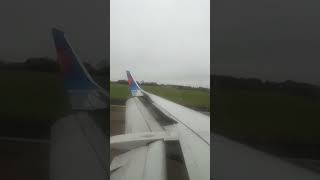 Jet2 Landing into Leeds  Turbulent  737300 CLASSIC turbulent landing swiss001landings jet2 [upl. by Zechariah]