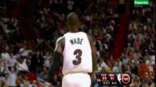 Dwyane Wade Highlights  Heat vs Cavs  November 12 2009  36pts Poster on Varejao [upl. by Audrey]