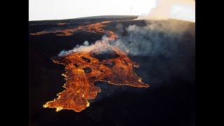 Quelle différence y atil entre les volcans gris et les volcans rouges  Gilles Chazot [upl. by Marka253]