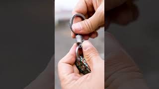 FEGVE Titanium alloy magnetic keychain quick release and antidetachment keychain [upl. by Gerge]