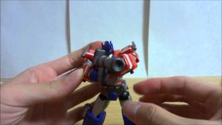 Revoltech Yamaguchi G1 OPTIMUS PRIME Review [upl. by Kurt27]