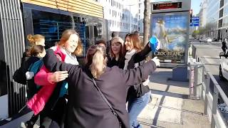 Elles ont fait danser les gens dans le métro et le tramway de Marseille [upl. by Cece229]