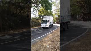 Truck box saling kejar ditikungan sor Saman gede lahor karangkates [upl. by Salli]