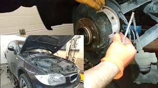 BMW E81 Bremse hinten und FeststellbremseHandbremse wechseln und einstellen ab 1555 min E87 E8x [upl. by Patt790]