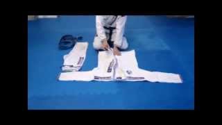 Aprende a doblar tu kimono de Jiu Jitsu brasileño  Learn how to fold you BJJ gi [upl. by Iraam]