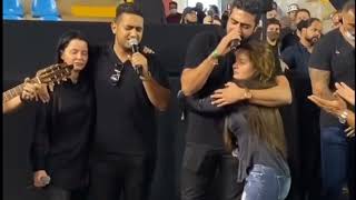 Maiara amp Maraisa e Henrique amp Juliano cantaram no velório de Marília Mendonça em homenagem a ela 🖤😢 [upl. by Hedvig]