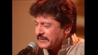 Attaullah Khan Esakhelvi live in meri pasand [upl. by Ahsinid]