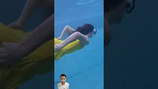 underwater swimming mermaid swim pool funny playa cute abimonkey fishing [upl. by Chun]