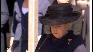 Koningin reikt Militaire WillemsOrde uit aan kapitein Marco Kroon 2009 [upl. by Liew]