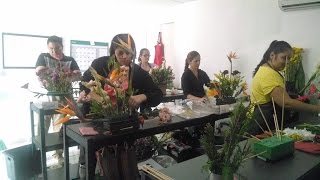 Clases de Arreglos Florales por Floristas de Mexico [upl. by Naujud]