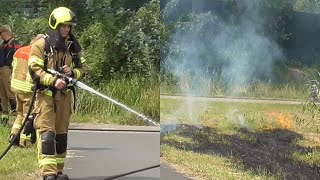 brandweer Dordrecht rukt uit voor een bermbrand in Dordrecht [upl. by Araldo]