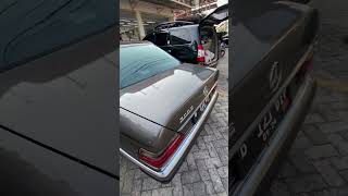 Mercedes Benz 300E Sportline vs E320 Sportline [upl. by Elsworth]