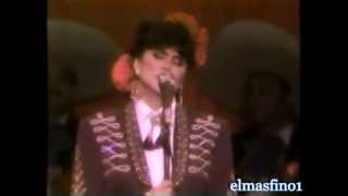 LINDA RONSTADT Y MARIACHI VARGASCancion Mixteca [upl. by Neelloc942]