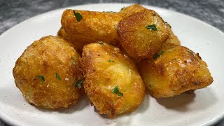 The BEST Crispy Roast Potatoes [upl. by Forbes]