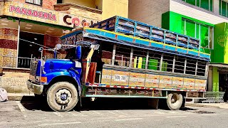 ESTÁS SON LAS FAMOSAS CHIVAS DE MI PUEBLO 😘  TRANSPORTE RURAL  DEL CAMPO A LA CIUDAD 🏙️ [upl. by Ralph468]