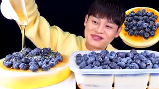 ASMR 대왕 블루베리 듬뿍올린 티라미수파티팩과 치즈케이크🧀 먹방 Big Blueberry With Cheese Cake amp Tiramisu Party Pack MuKBang [upl. by Ratib]