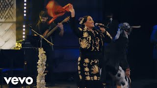 Lila Downs  Mezcalito En Vivo [upl. by Esinaj]