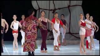 Maurice Béjart « Casse noisette » par le Béjart Ballet Lausanne Musique de Tchaïkovski [upl. by Loyce226]