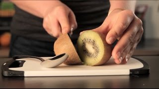 How To Properly Eat a Kiwi in 15 Seconds [upl. by Grados]