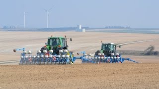 Semis de betterave avec deux Monosem 12 rangs  dans la Marne [upl. by Tellford902]