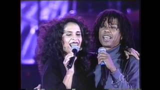 Gal Costa e Djavan  Pela Luz dos Olhos Teus [upl. by Notlimah]