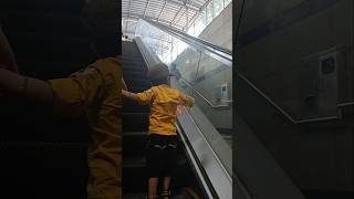 No fear of escalator🫢🫢shortsesclatordevyansh [upl. by Jehovah]