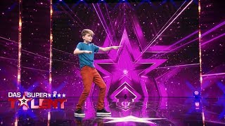 Berührend Kleiner Tänzer ganz groß  Das Supertalent 2018  Sendung vom 27102018 [upl. by Aigil]