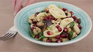 Tortelloni Ricotta Spinat Salat mit Granatapfel [upl. by Anatniuq474]