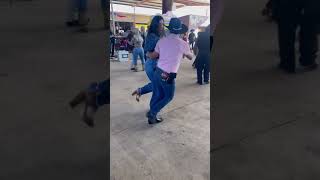 Y no puede faltar el baile principal de ellos en la pulga de alamo Tx lapulgayoutubeshortsvideo [upl. by Hegyera]