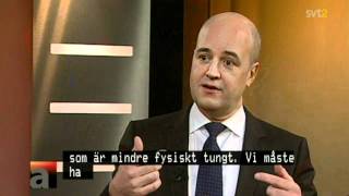 100 åringar är ett problem för Psykopat Reinfeldt [upl. by Kusin]