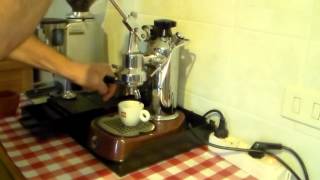 La Pavoni Europiccola 1983 demonstration [upl. by Cohlette]