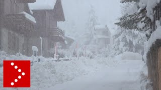 Madesimo si tinge di bianco oltre 50 cm di neve al suolo 4 aprile 2019 [upl. by Sonaj]