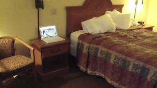 Hotel Room Tour  ADA compliant Room Days Inn Princeton WV for TJelevatorfan [upl. by Jeremias]