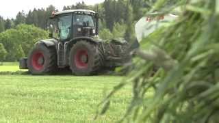 Claas Xerion 3800TracVC amp Claas Quadrant 3400John Deere 6M mit Kuhn Wickler am Siloballen pressen [upl. by Winou]