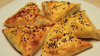 Spinach Triangle Shaped Borek Recipe  Turkish Phyllo Pastry Amulet Borek [upl. by Nafets203]