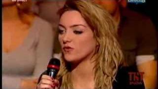 Léa Castel feat Soprano  Dernière Chance Live TNT Show [upl. by Amleht]