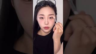 눈 마주치는 순간 길거리 번따 당하는 메이크업 makeup [upl. by Ellerahc]