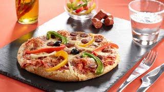 Recette  Pizza merguez poivron [upl. by Hazlett58]