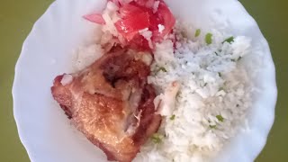 POLLO FRITO CON ENSALADA Y ARROZ O PAPAS FRITAS [upl. by Regina]