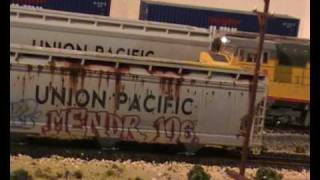 model railroad Athearn Genesis Union Pacific SD70M pt2 [upl. by Avirt747]