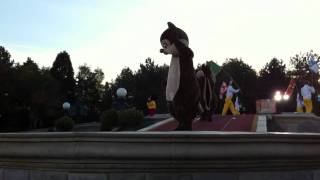 Disneyland Halloween 2010  Disney showtime spectacular  Knabbel en Babbel [upl. by Neelrahc]