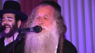 Yitzchak Fuchs with Mezamrim quotLashem Haaretz Umloahquot יצחק פוקס [upl. by Rabiah]