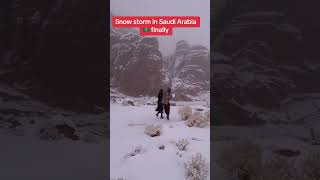 Heavy snowfall in Saudi Arabia saudiarabia snowfall abuzohan [upl. by Elac]