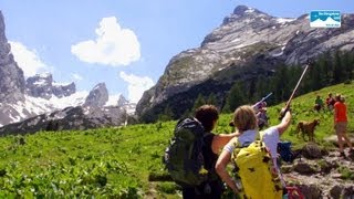 Wandern in Bayern Das Watzmannhaus im Nationalpark Berchtesgaden Oberbayern Deutschland [upl. by Nauqal]