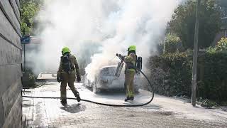 Voertuigbrand in Nunspeet  brandweer en politie met spoed  overzichtsbeeld [upl. by Gnehc792]